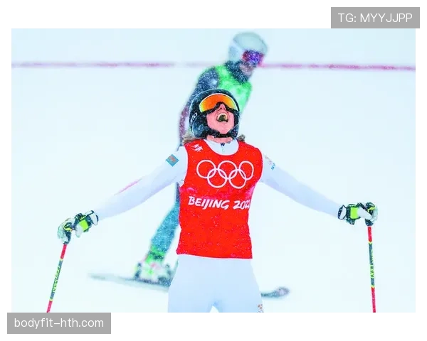 17岁泳坛新星克莱尔·柯赞再创佳绩，世界级比赛一举夺金