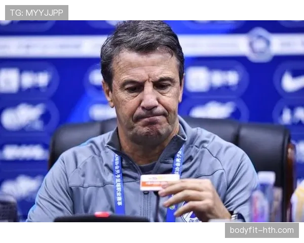 中卫防守模型助推球队防守效率提升,强势表现增强球队竞争力 中卫防守模型助推球队防守效率提升,强势表现增强球队竞争力