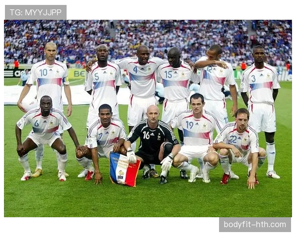 1998年法国队夺冠辉煌再现，传奇时刻引发全民追忆热潮